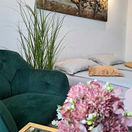 7 Level Central Apartments เมียร์คูรา-ชุค ภายนอก รูปภาพ