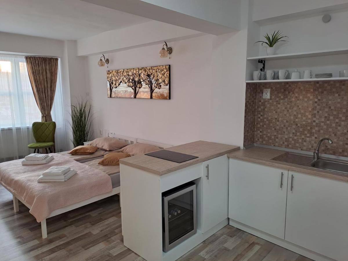 7 Level Central Apartments เมียร์คูรา-ชุค ภายนอก รูปภาพ