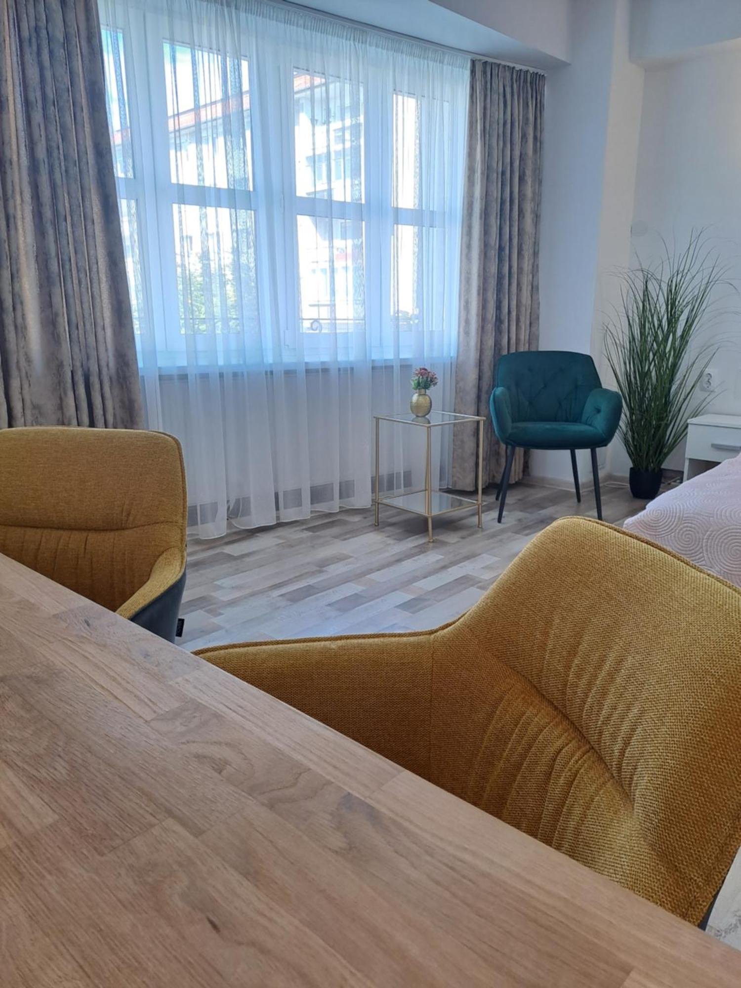 7 Level Central Apartments เมียร์คูรา-ชุค ภายนอก รูปภาพ