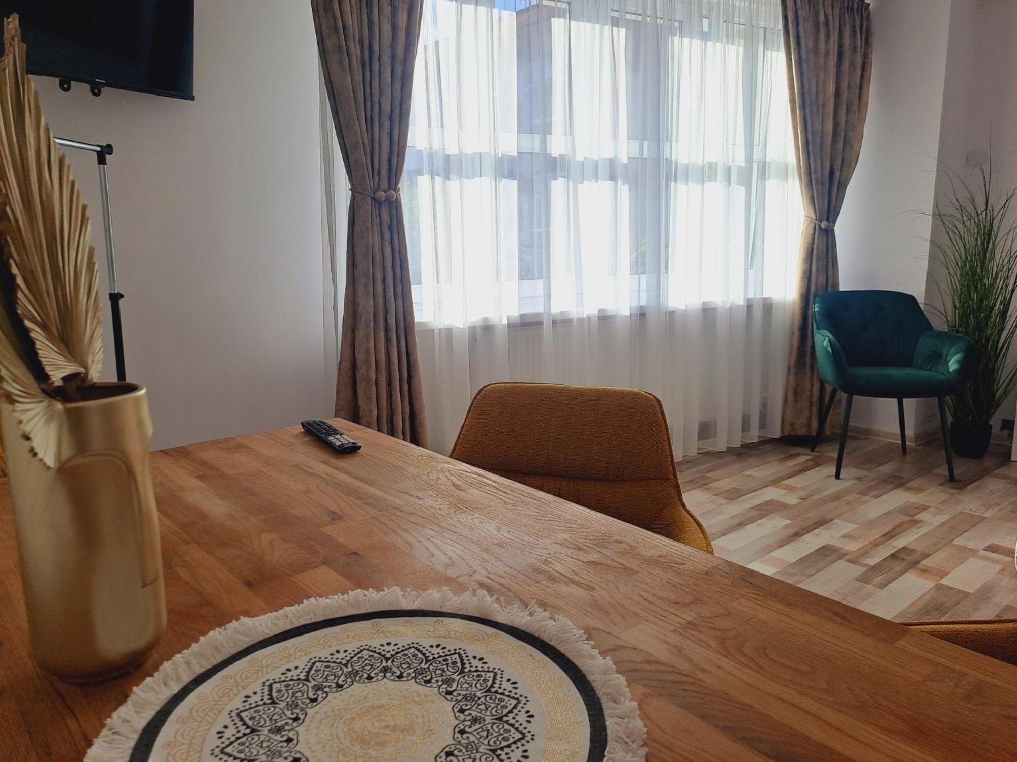 7 Level Central Apartments เมียร์คูรา-ชุค ห้อง รูปภาพ